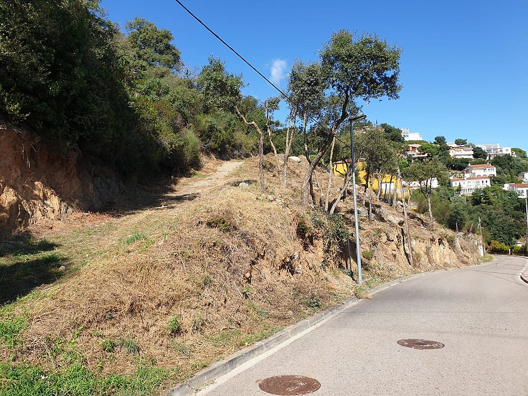 Terrain avec fantastique vue sur la mer + projet de construction d'une maison individuelle