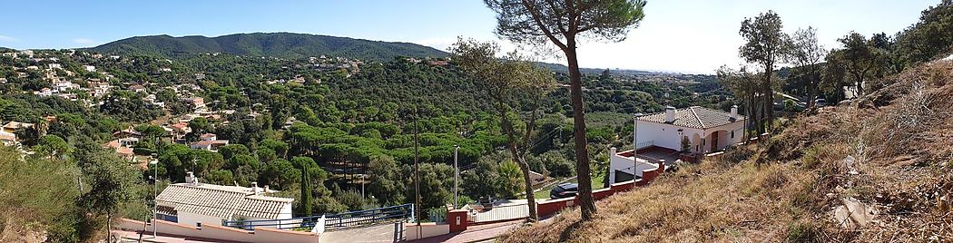 Terrain avec fantastique vue sur la mer + projet de construction d'une maison individuelle