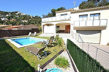 Detached house with private pool in Calonge, ideal for large families