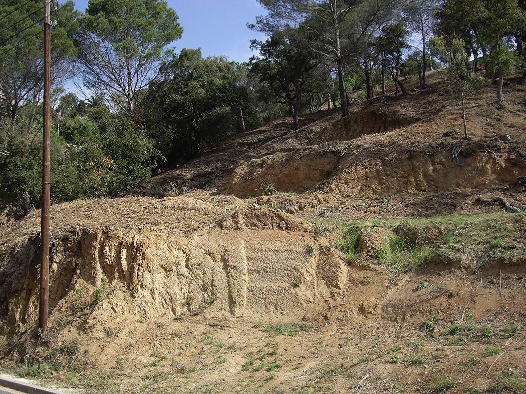 Terrain avec beaucoup de soleil