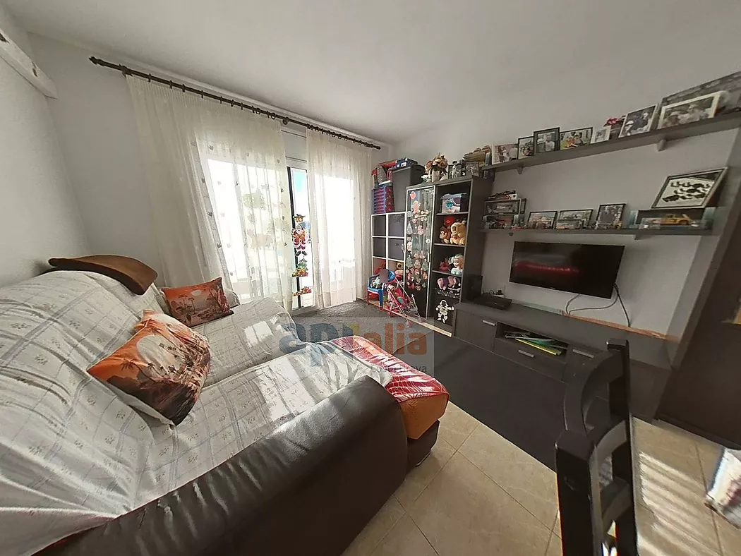 Pr&ecirc;t &agrave; emm&eacute;nager, avec ascenseur.