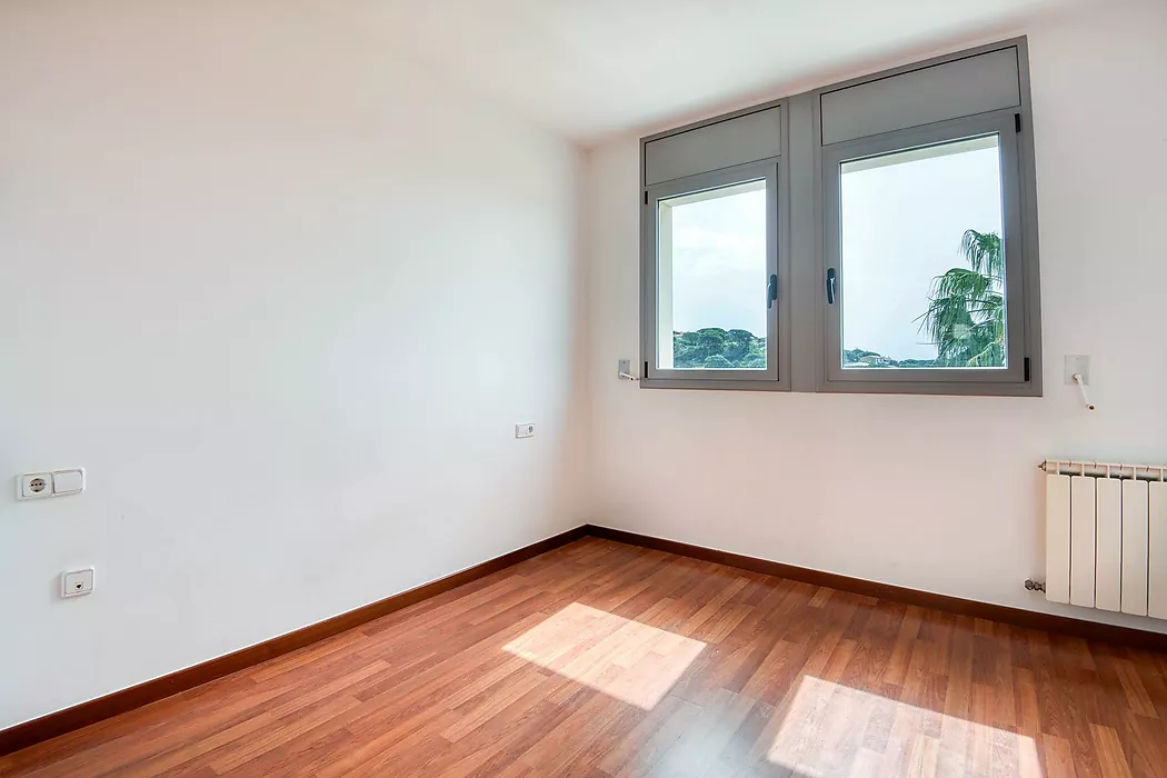 Semi-detached house with terraces and pool.- Sant Feliu de Guíxols