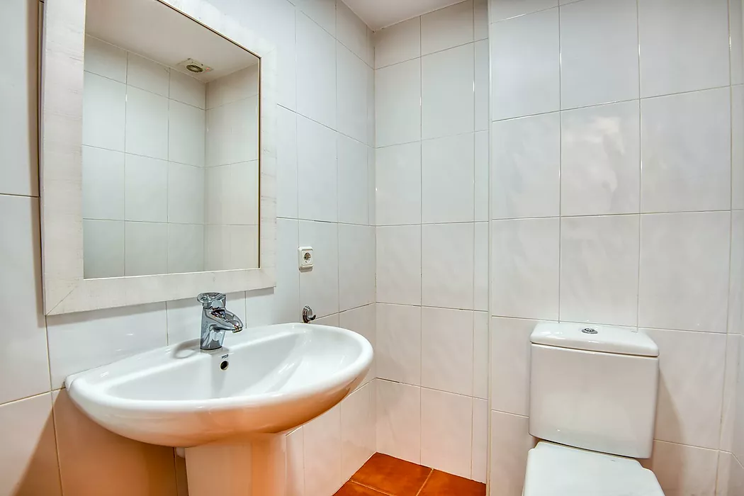 Semi-detached house with terraces and pool.- Sant Feliu de Guíxols