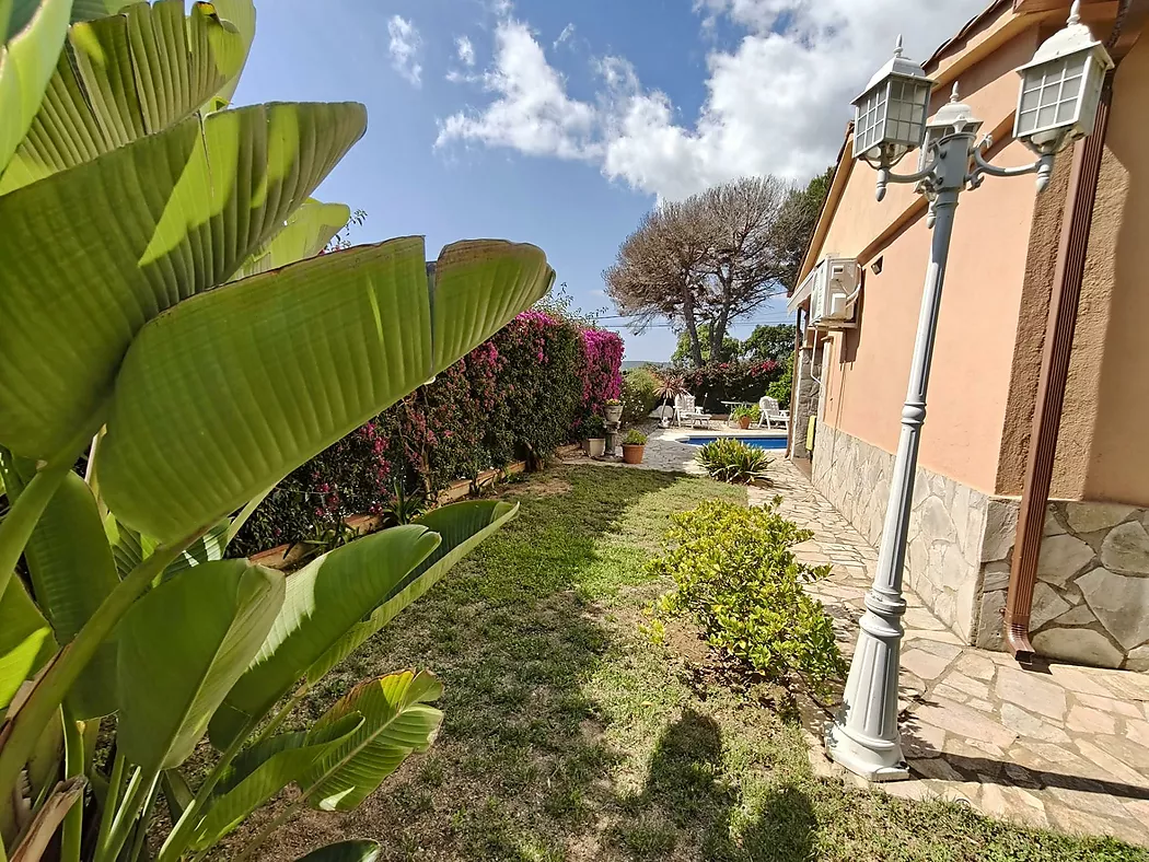 Chalet con piscina en venta en Calonge