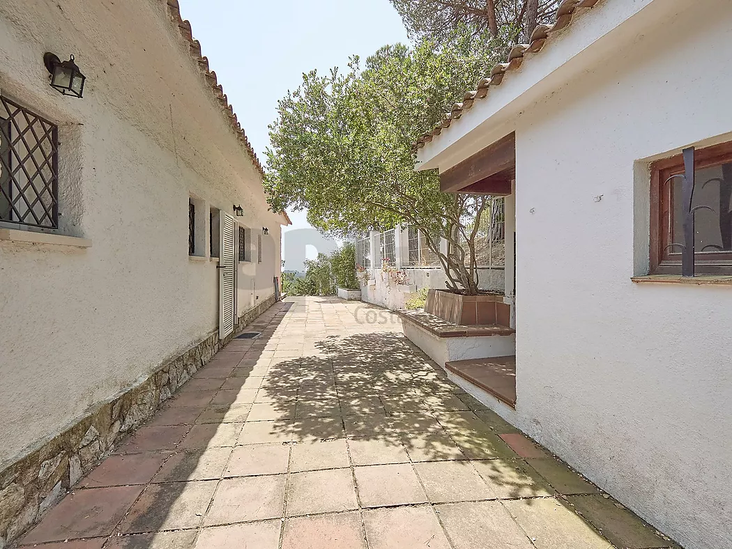 Vila amb gran potencial, 2.000 m  de parcel·la i espais sense límits a Los Pinares