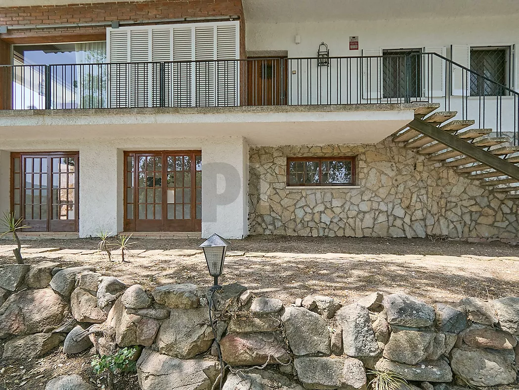 Vila amb gran potencial, 2.000 m  de parcel·la i espais sense límits a Los Pinares