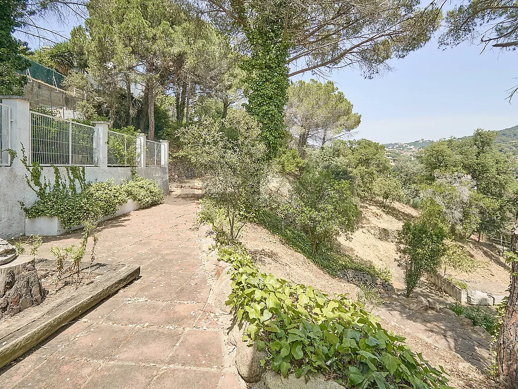 Vila amb gran potencial, 2.000 m  de parcel·la i espais sense límits a Los Pinares