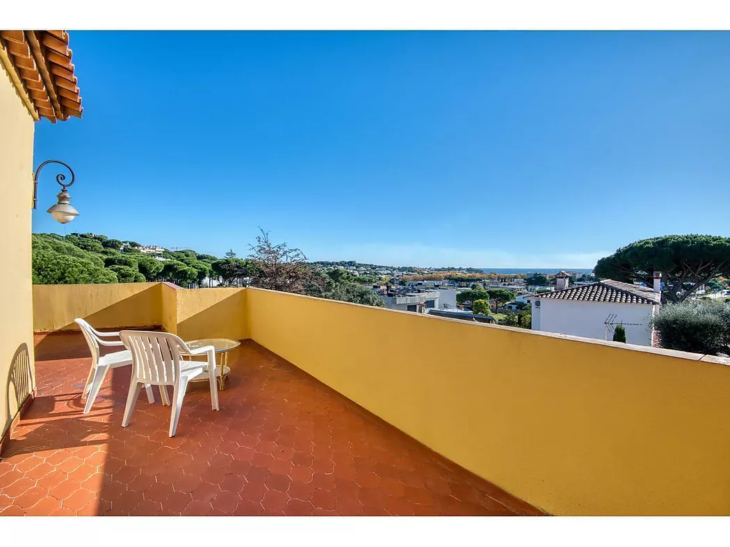 MAISON À S'AGARÓ AVEC JARDIN ET PISCINE
