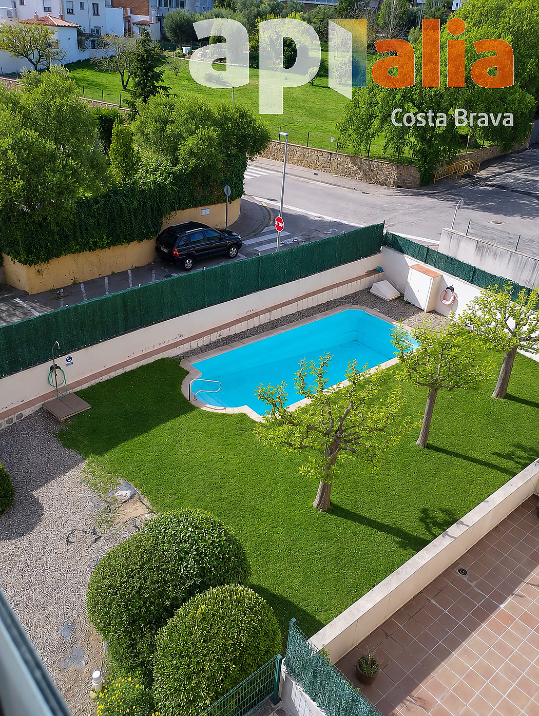 El teu refugi a la costa: terrassa, vistes, piscina i molta llum