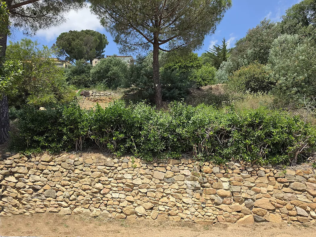Terrain urbain de 852 m  à Mas Ambrós (Calonge) avec vue panoramique sur la mer.
