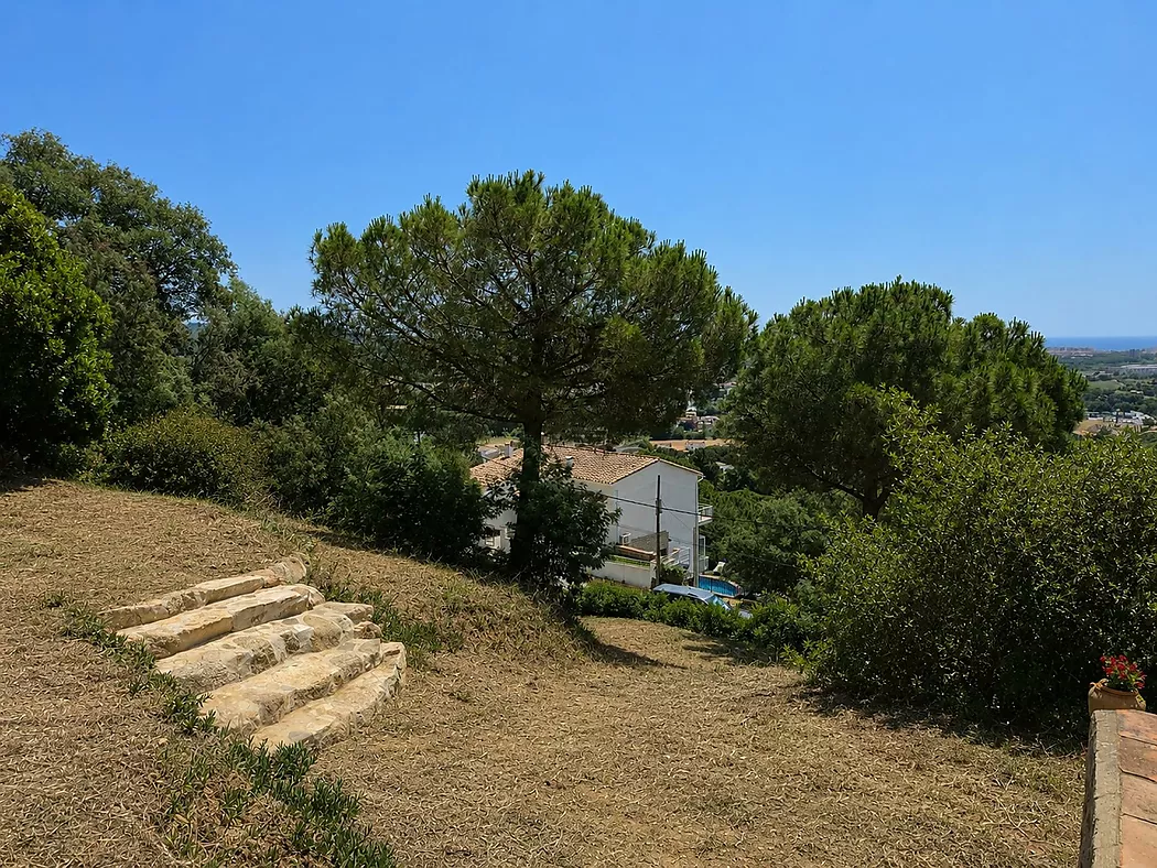 Terrain urbain de 852 m  à Mas Ambrós (Calonge) avec vue panoramique sur la mer.