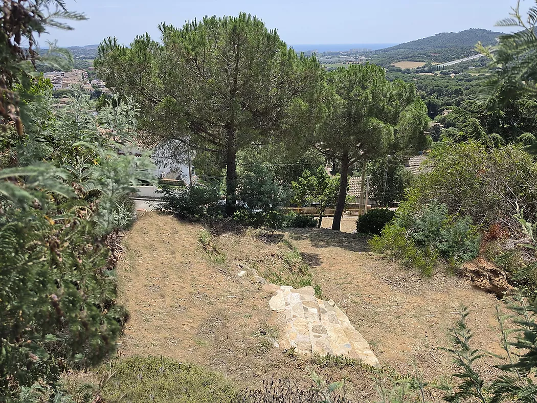 Terrain urbain de 852 m  à Mas Ambrós (Calonge) avec vue panoramique sur la mer.