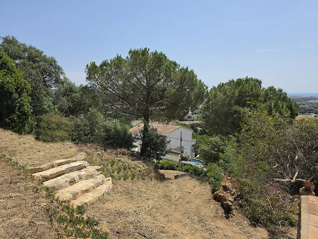 Terrain urbain de 852 m  à Mas Ambrós (Calonge) avec vue panoramique sur la mer.