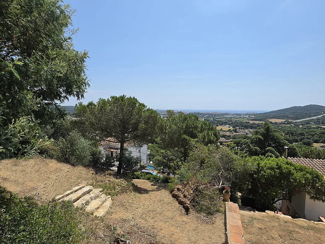 Terrain urbain de 852 m  à Mas Ambrós (Calonge) avec vue panoramique sur la mer.