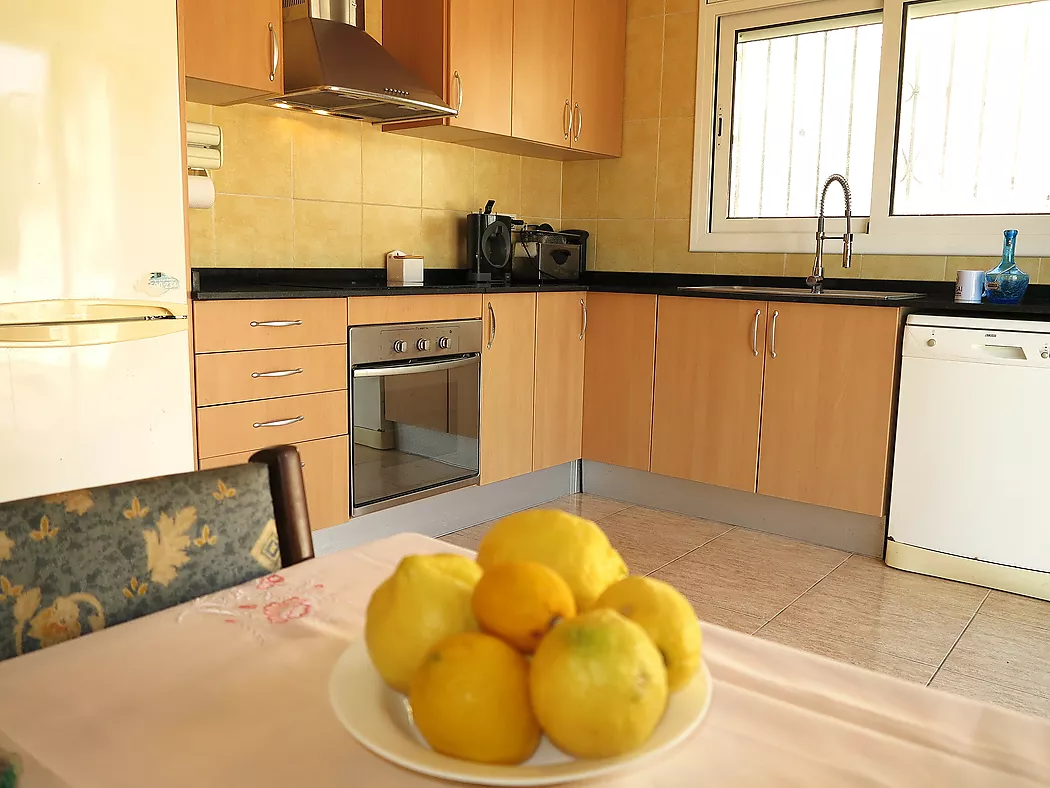 **Casa Unifamiliar en Entorn Natural - Ideal per als Amants de la Natura**