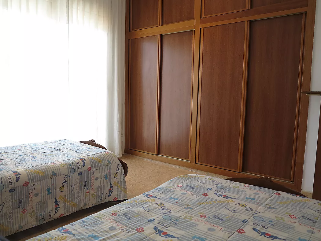 **Casa Unifamiliar en Entorn Natural - Ideal per als Amants de la Natura**