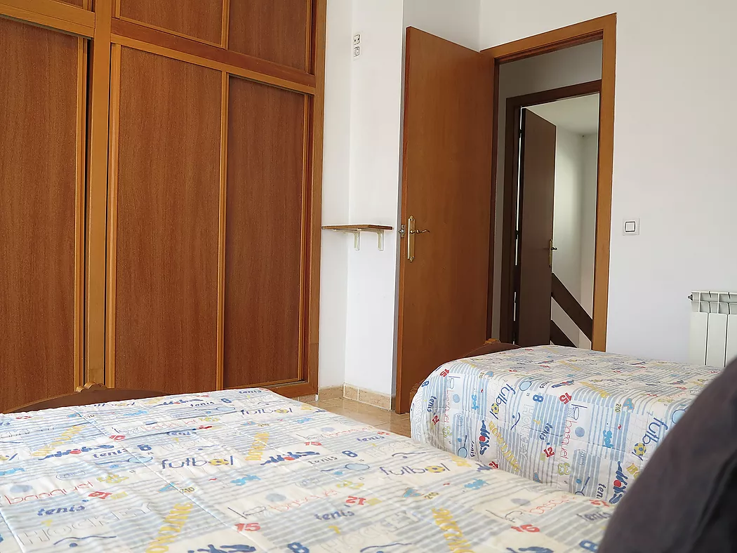 **Casa Unifamiliar en Entorn Natural - Ideal per als Amants de la Natura**