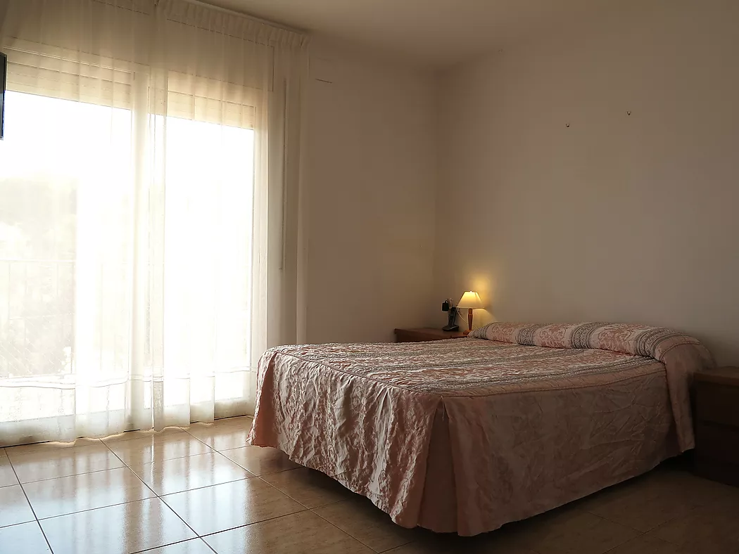 **Casa Unifamiliar en Entorn Natural - Ideal per als Amants de la Natura**