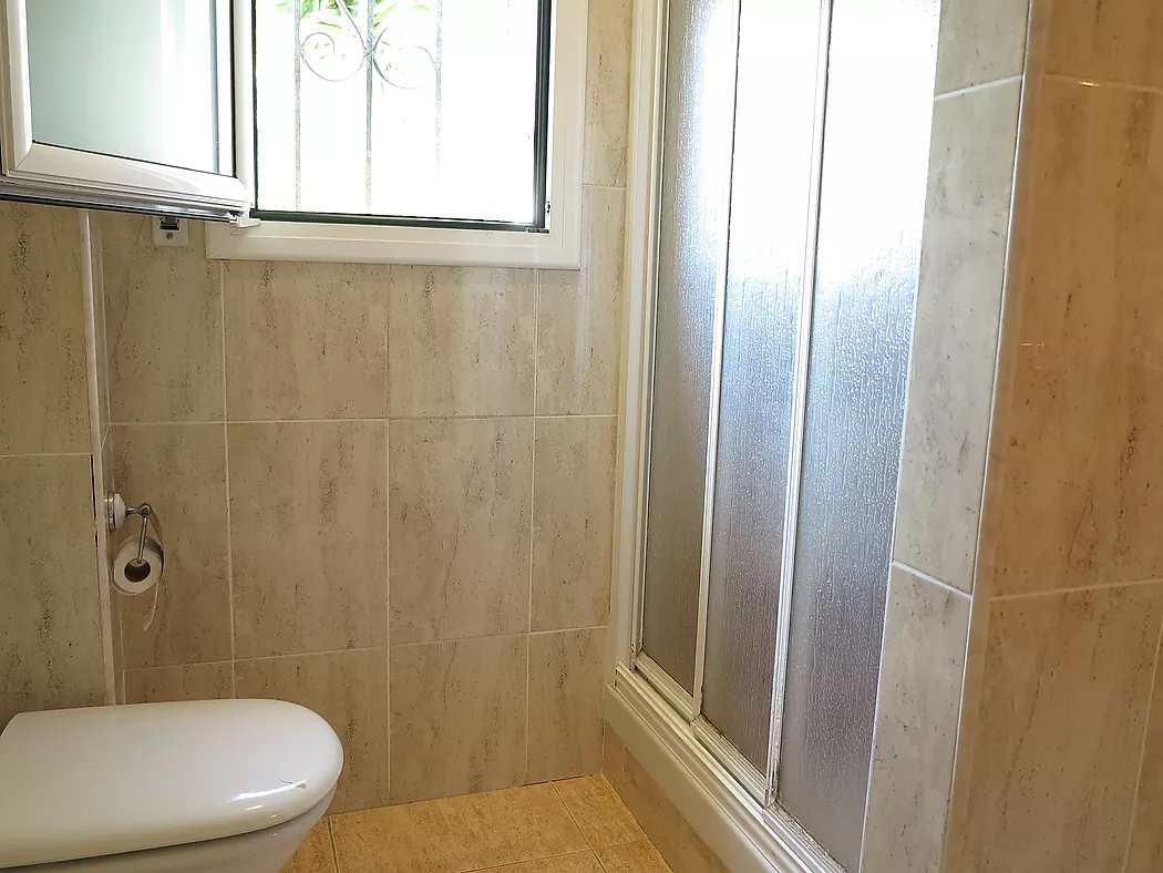 **Casa Unifamiliar en Entorn Natural - Ideal per als Amants de la Natura**