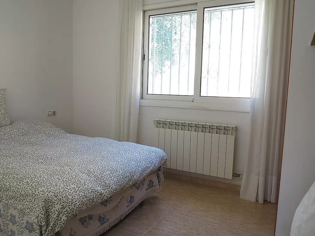 **Casa Unifamiliar en Entorn Natural - Ideal per als Amants de la Natura**