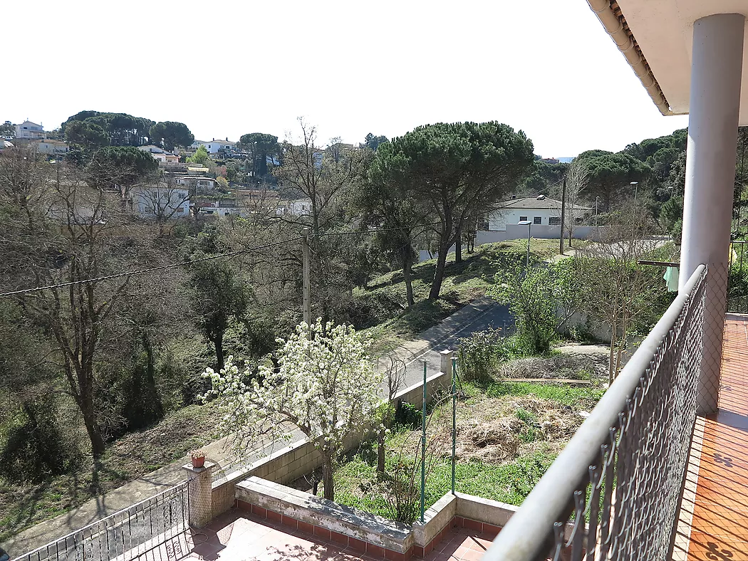 **Casa Unifamiliar en Entorn Natural - Ideal per als Amants de la Natura**