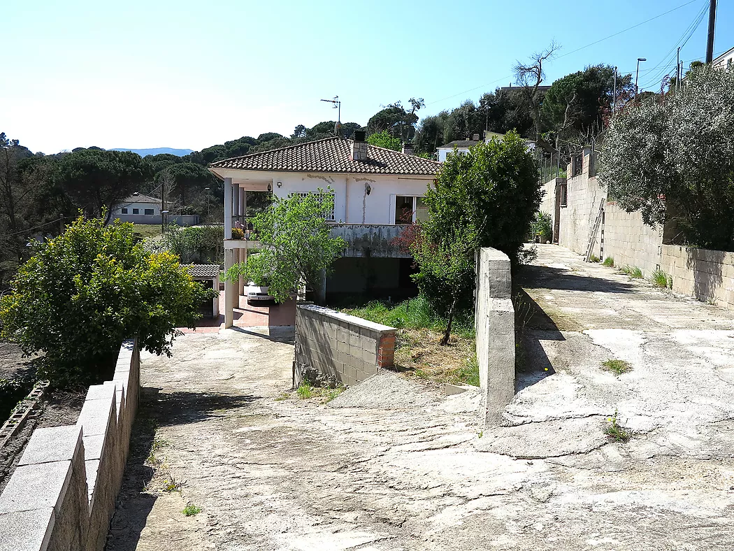 **Casa Unifamiliar en Entorn Natural - Ideal per als Amants de la Natura**