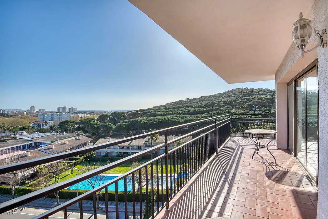 Bel appartement avec terrasse et vues   Platja d Aro
