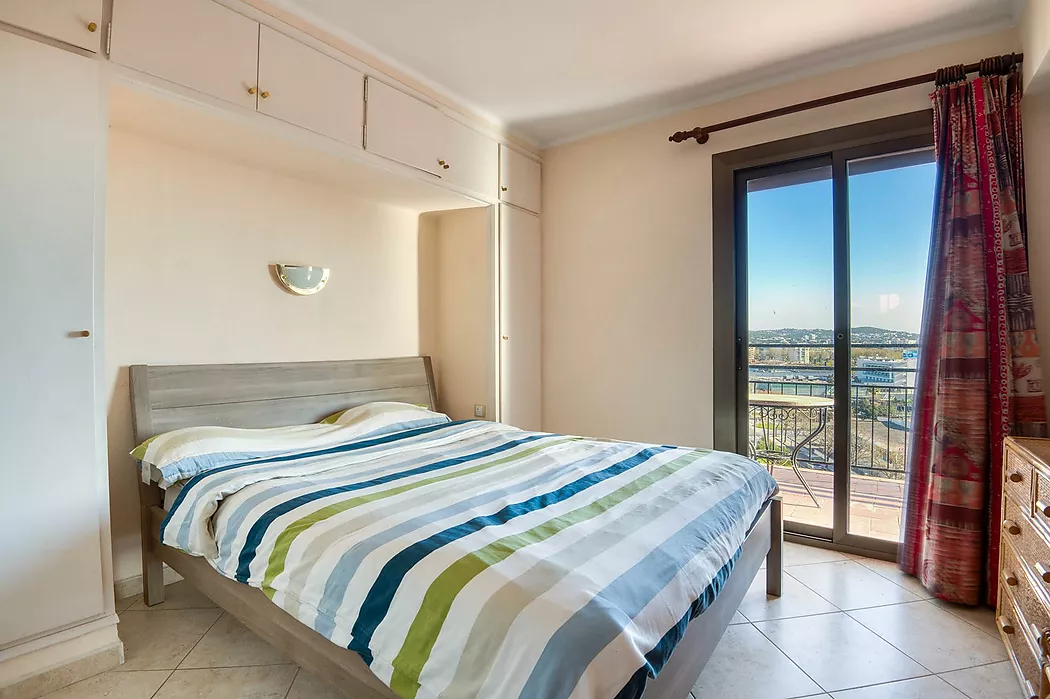 Bel appartement avec terrasse et vues   Platja d Aro