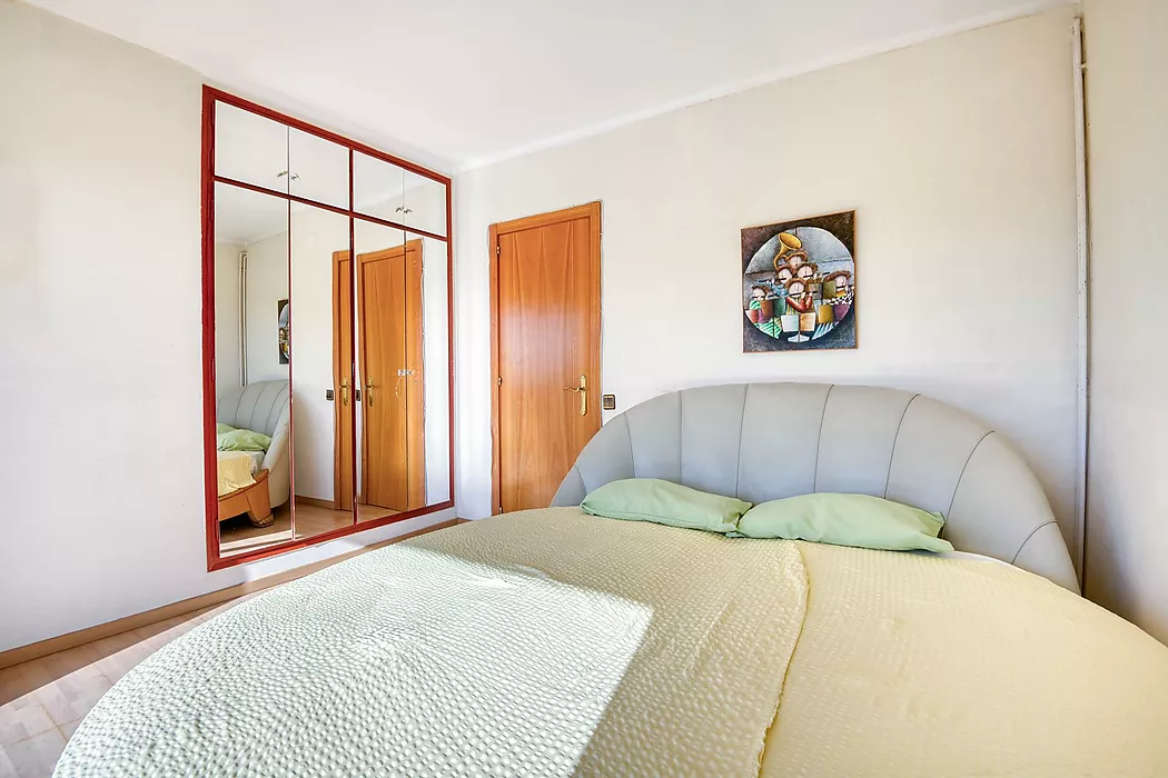 Bel appartement avec terrasse et vues   Platja d Aro