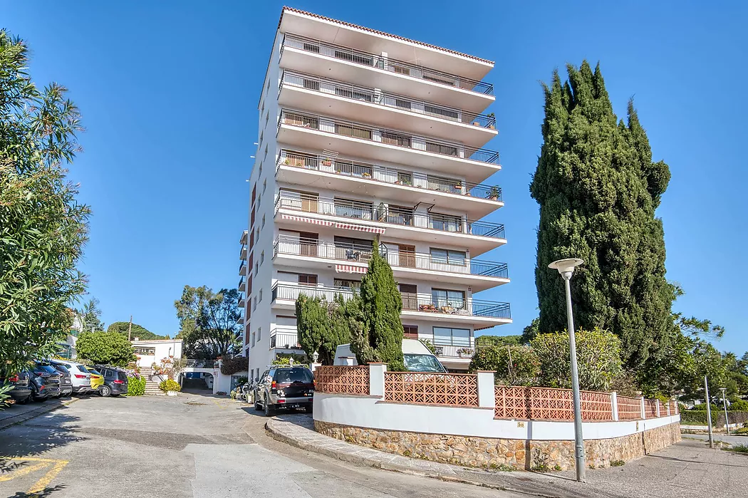 Bel appartement avec terrasse et vues   Platja d Aro