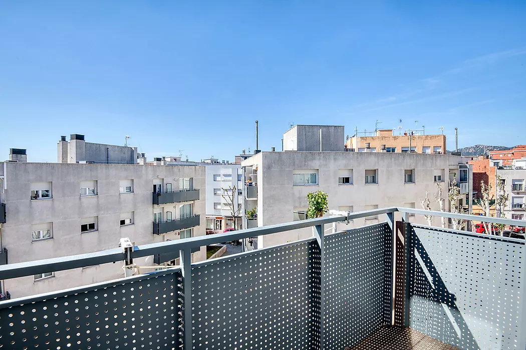 Bright apartment with parking in upper area.- Sant Feliu de Guíxols