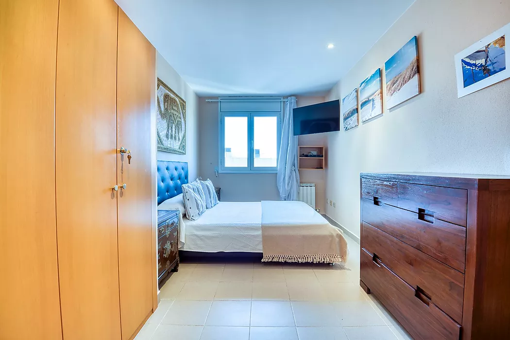 Bright apartment with parking in upper area.- Sant Feliu de Guíxols