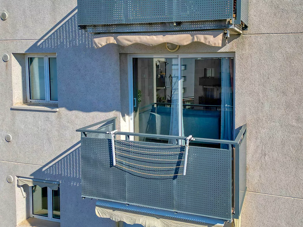 Bright apartment with parking in upper area.- Sant Feliu de Guíxols