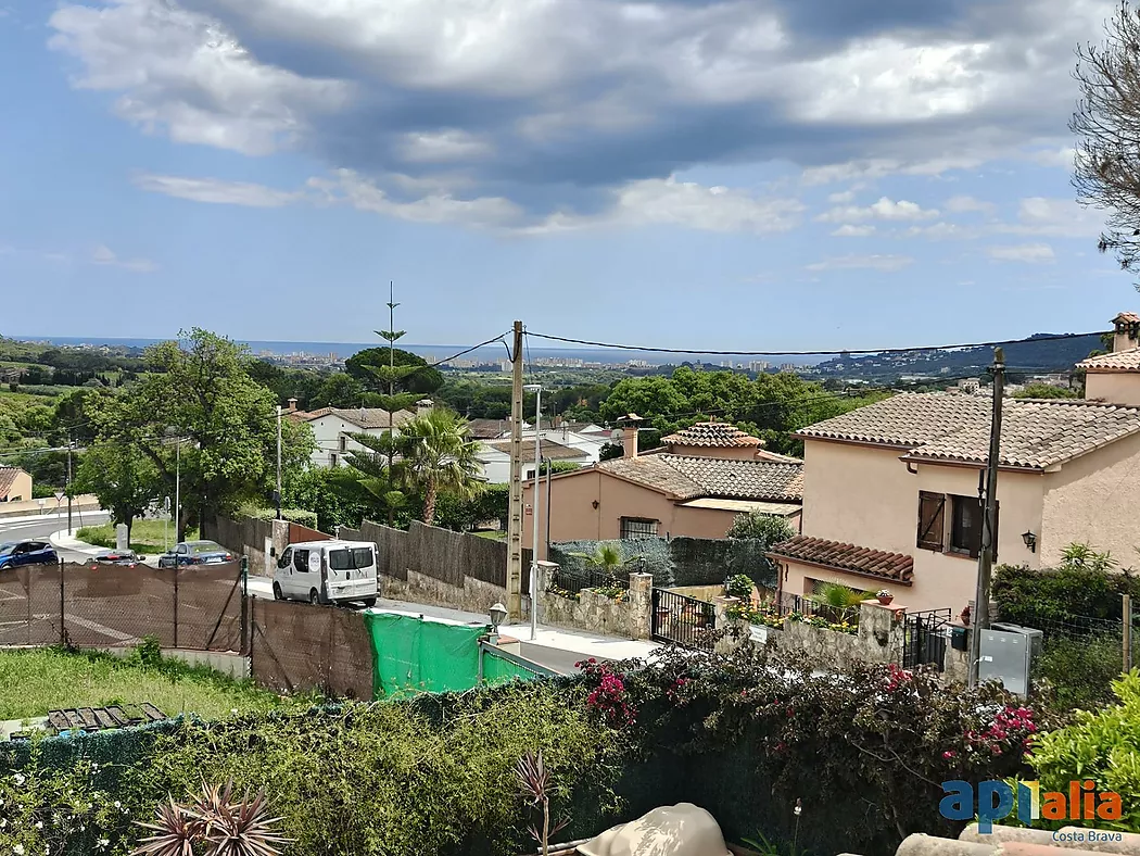 Xalet amb piscina en venda a Calonge
