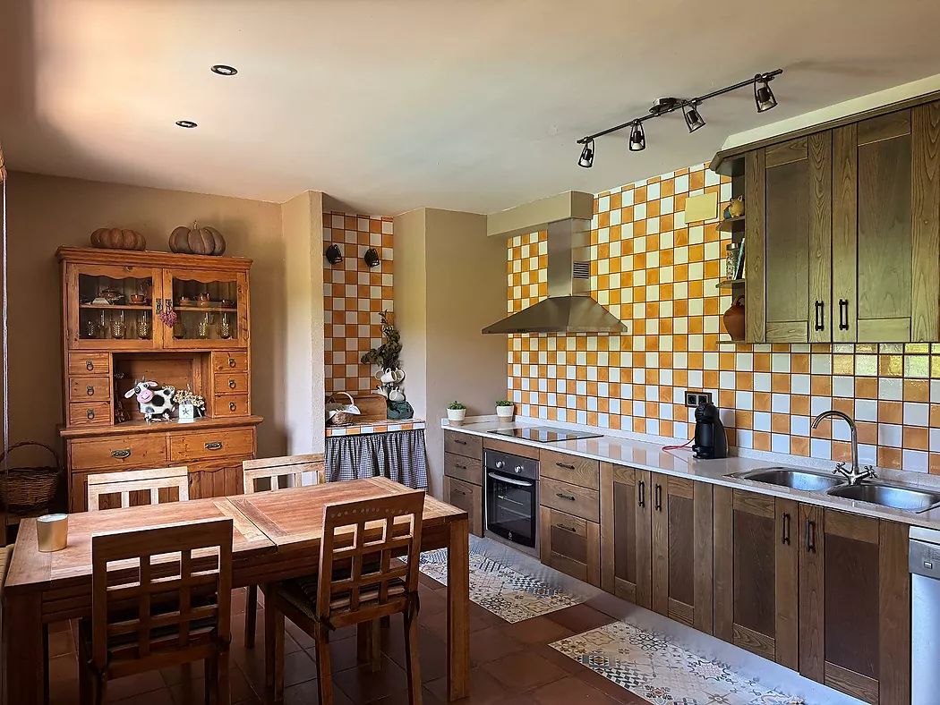 EXCLUSIVA CASA EN UNA IDÍL·LICA URBANITZACIÓ DE L ALT EMPORDÀ