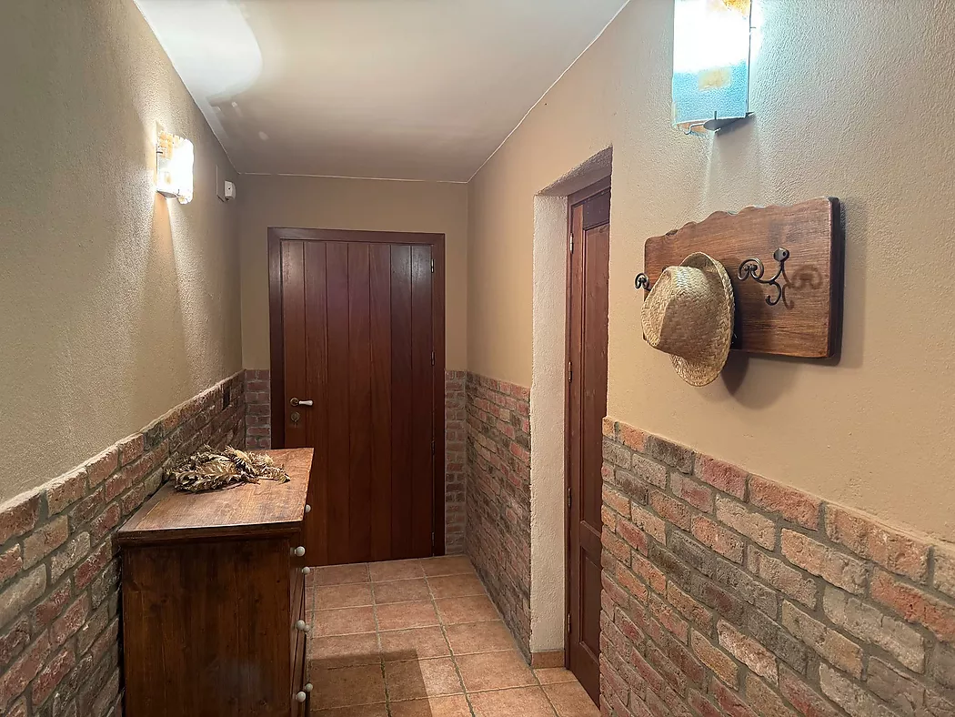 EXCLUSIVA CASA EN UNA IDÍL·LICA URBANITZACIÓ DE L ALT EMPORDÀ