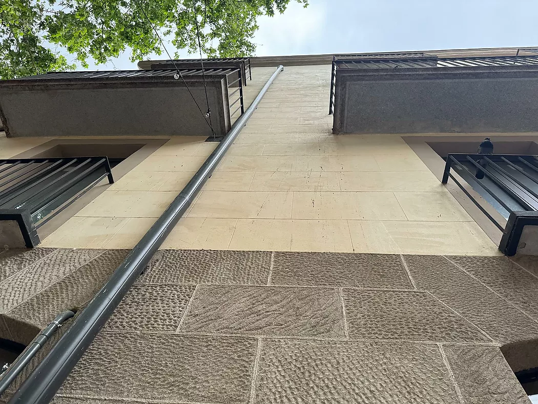 HISTORIC BUILDING FOR INVESTMENT IN THE HEART OF FIGUERES