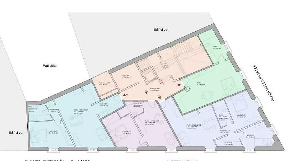 HISTORIC BUILDING FOR INVESTMENT IN THE HEART OF FIGUERES