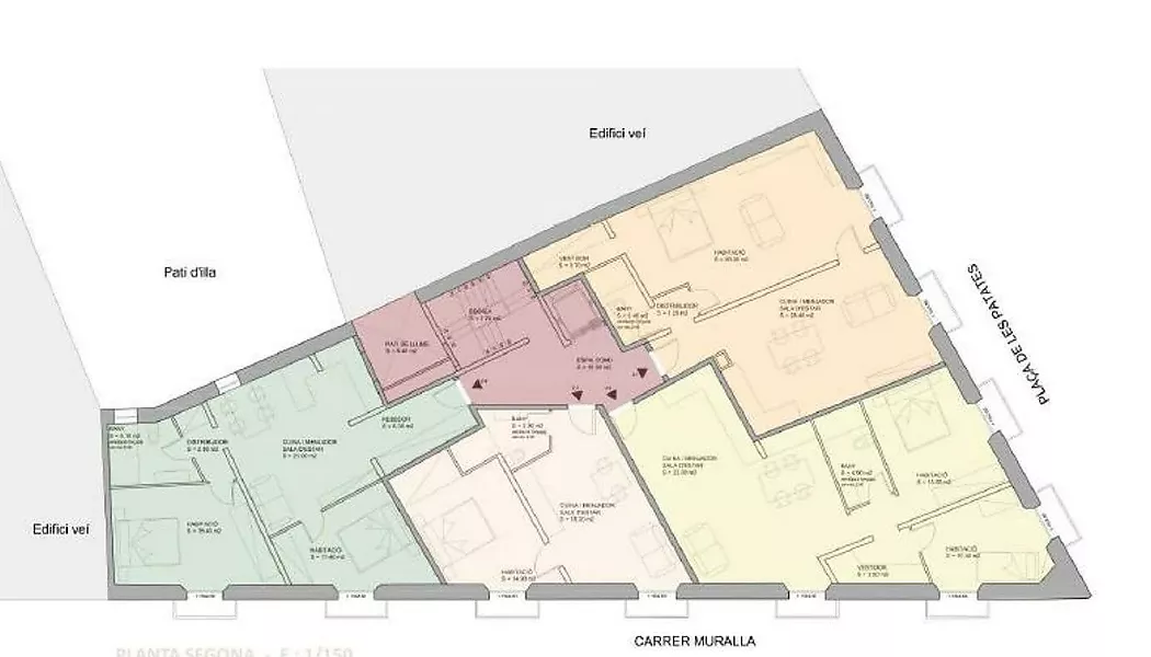 HISTORIC BUILDING FOR INVESTMENT IN THE HEART OF FIGUERES