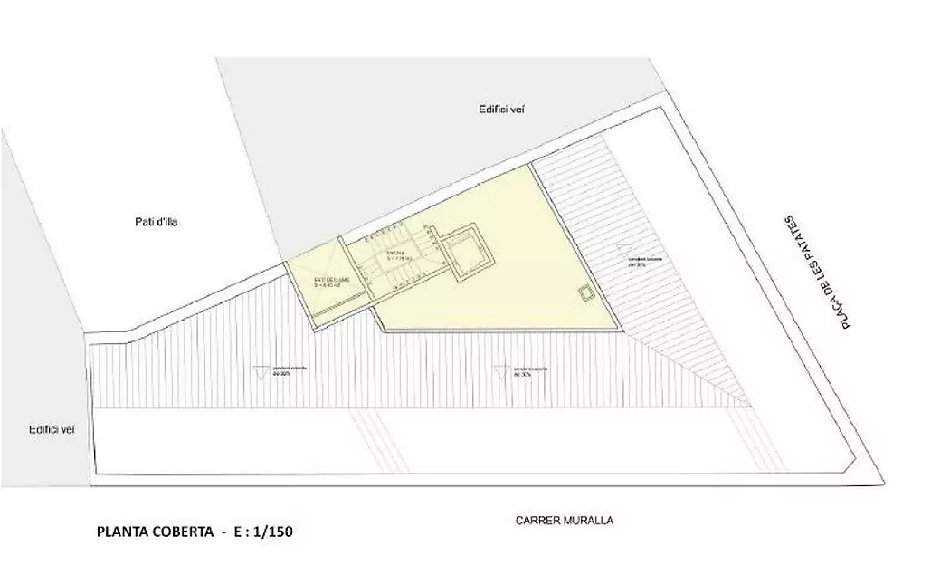 HISTORIC BUILDING FOR INVESTMENT IN THE HEART OF FIGUERES