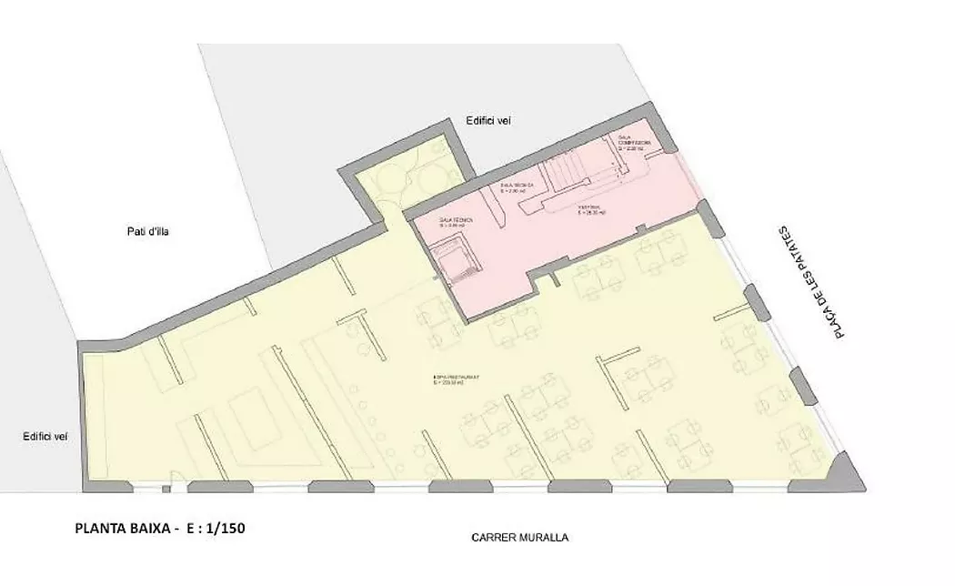 HISTORIC BUILDING FOR INVESTMENT IN THE HEART OF FIGUERES