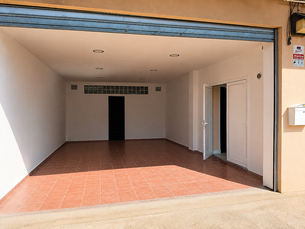 Opportunity for two premises in Calonge