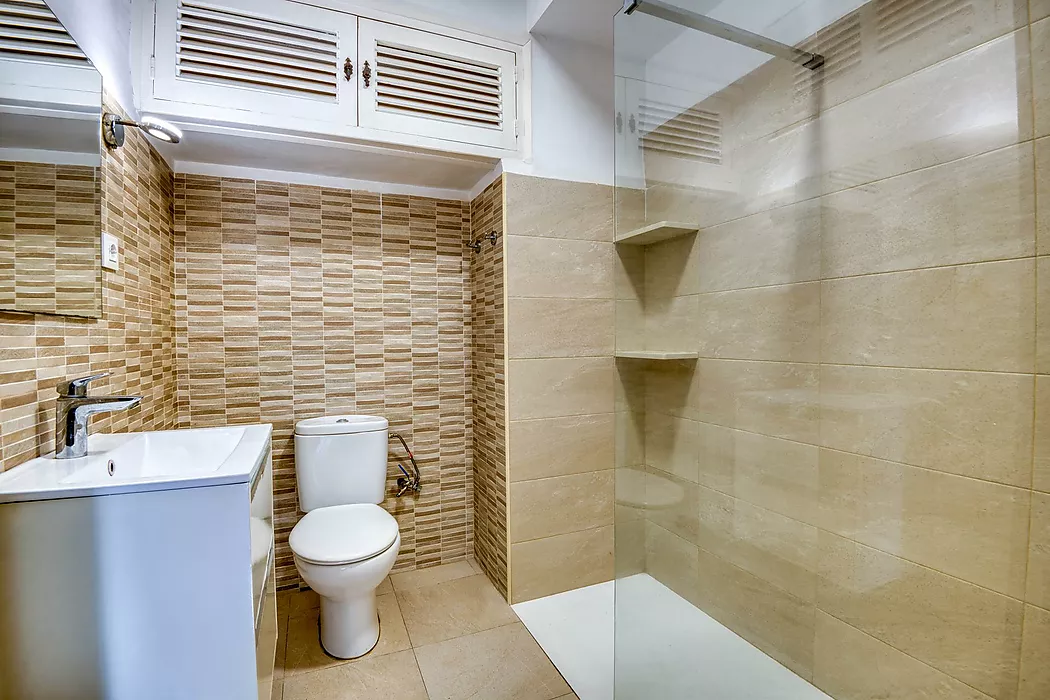 Ground floor with large central garden.- Sant Feliu de Guíxols