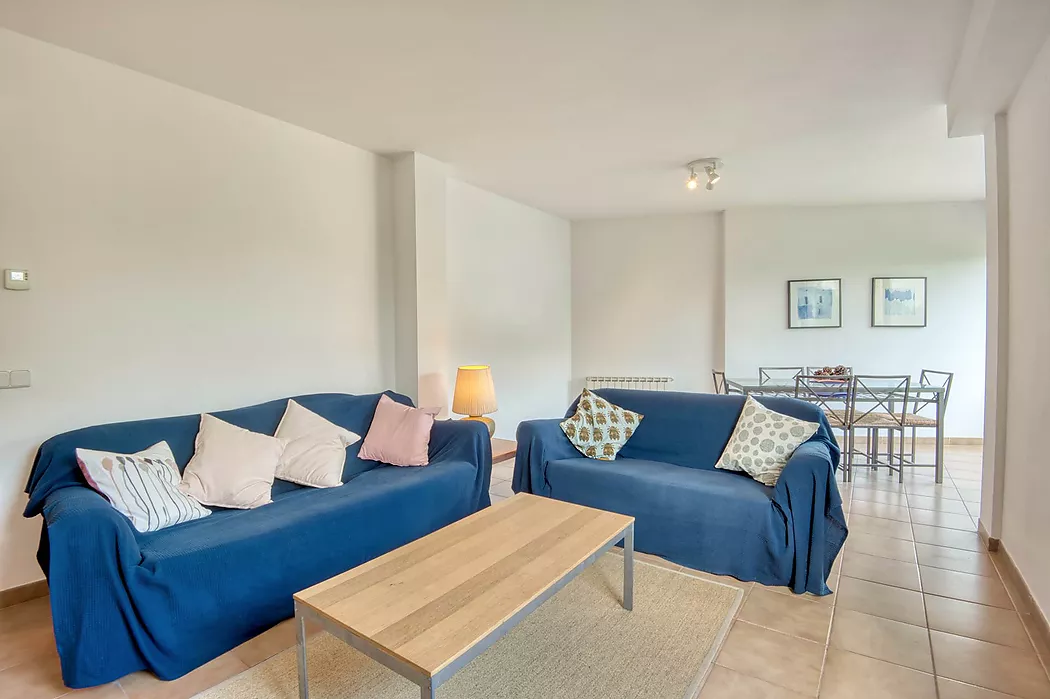 PENTHOUSE WITH TERRACE AND POOL 5 MINUTES FROM THE BEACH