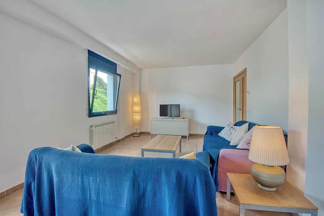 PENTHOUSE WITH TERRACE AND POOL 5 MINUTES FROM THE BEACH