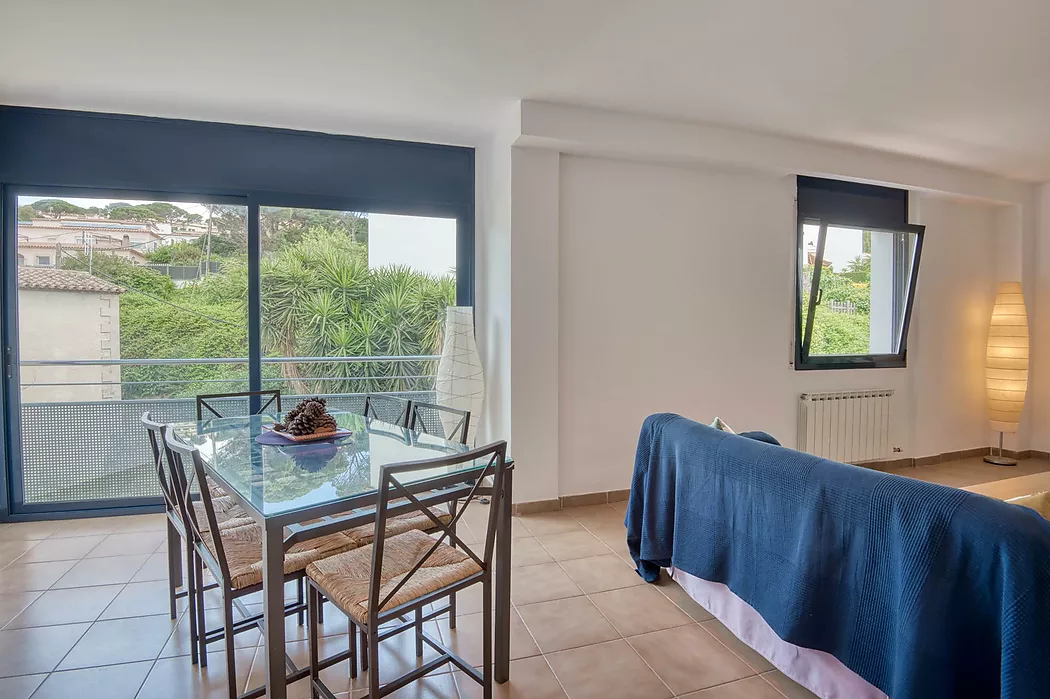 PENTHOUSE WITH TERRACE AND POOL 5 MINUTES FROM THE BEACH