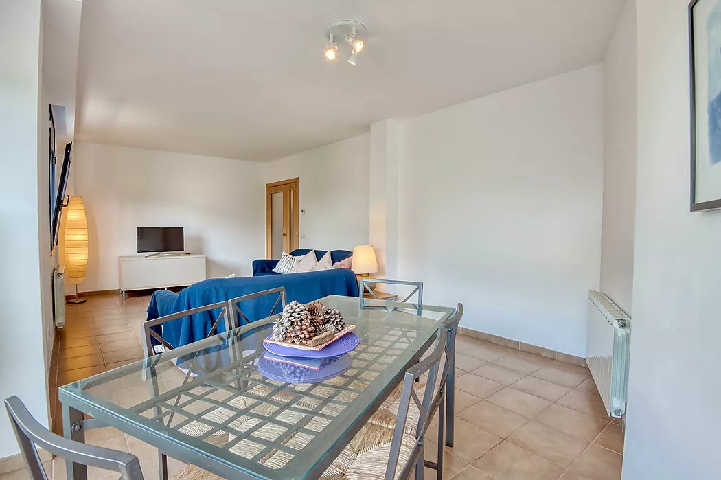 PENTHOUSE WITH TERRACE AND POOL 5 MINUTES FROM THE BEACH