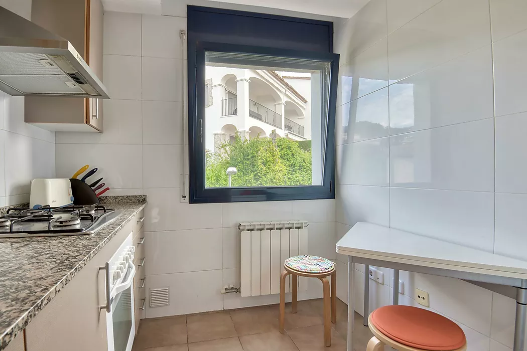 PENTHOUSE WITH TERRACE AND POOL 5 MINUTES FROM THE BEACH