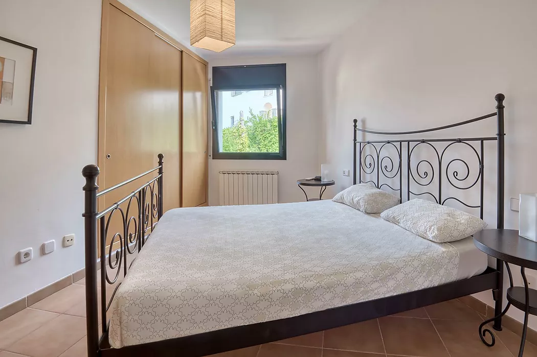 PENTHOUSE WITH TERRACE AND POOL 5 MINUTES FROM THE BEACH