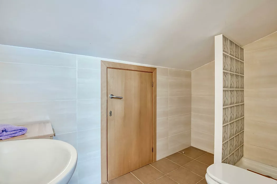 PENTHOUSE WITH TERRACE AND POOL 5 MINUTES FROM THE BEACH